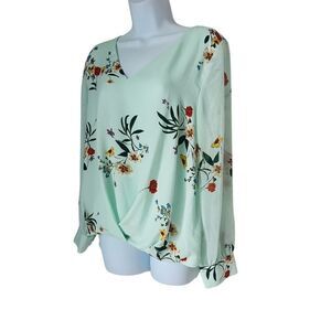 Vince Camuto Surreal Garden Foldover  Long Sleeve Blouse in Soft Pistacho sz M